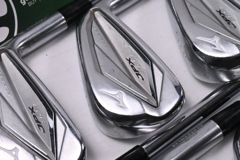 Mizuno JPX 923 Forged Irons / 4-PW / Regular Flex NS Pro Modus 3 Tour 105 Shafts