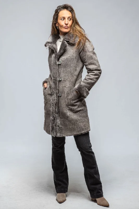 Bern Reversible Shearling W/ High Collar In Cloud Grey