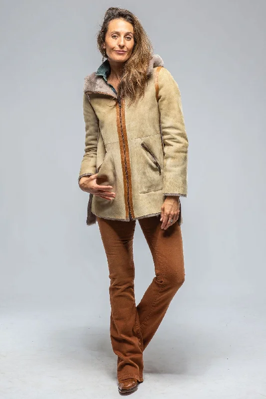 Trentino Reversible Side Snap Shearling In Cappuccino W/ Cognac Details