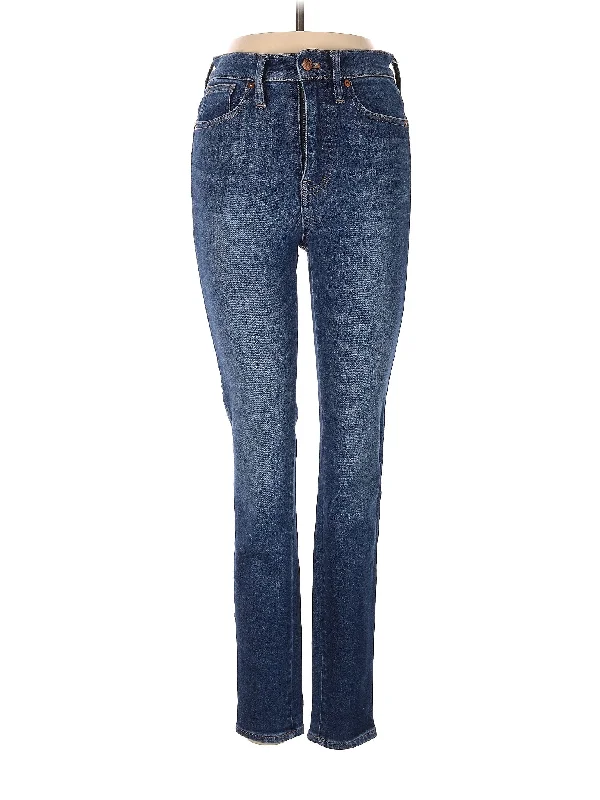 High-Rise Straight-leg Jeans in Medium Wash