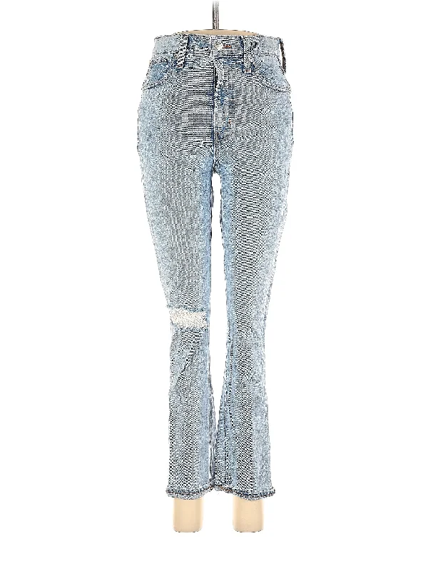 Mid-Rise Bootleg Jeans in Light Wash