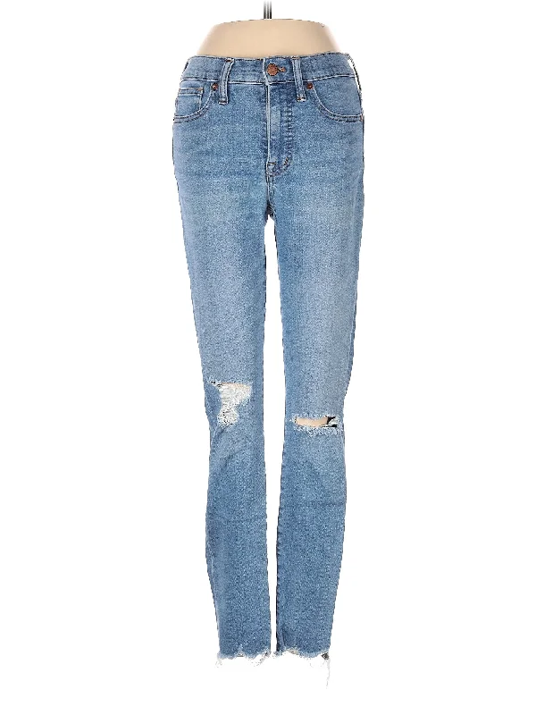 Mid-Rise Skinny Jeans in Light Wash