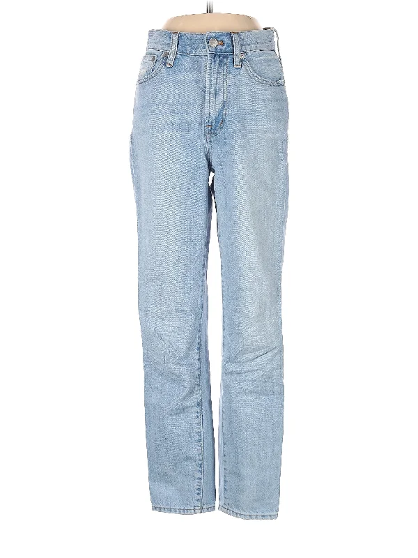 Mid-Rise Straight-leg Jeans in Light Wash