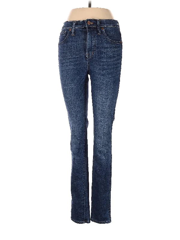 Mid-Rise Straight-leg Jeans in Medium Wash