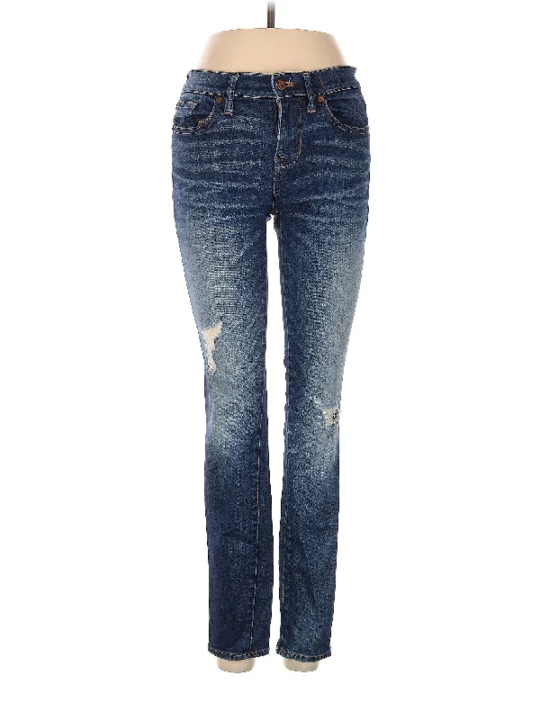 Mid-Rise Straight-leg Jeans in Medium Wash