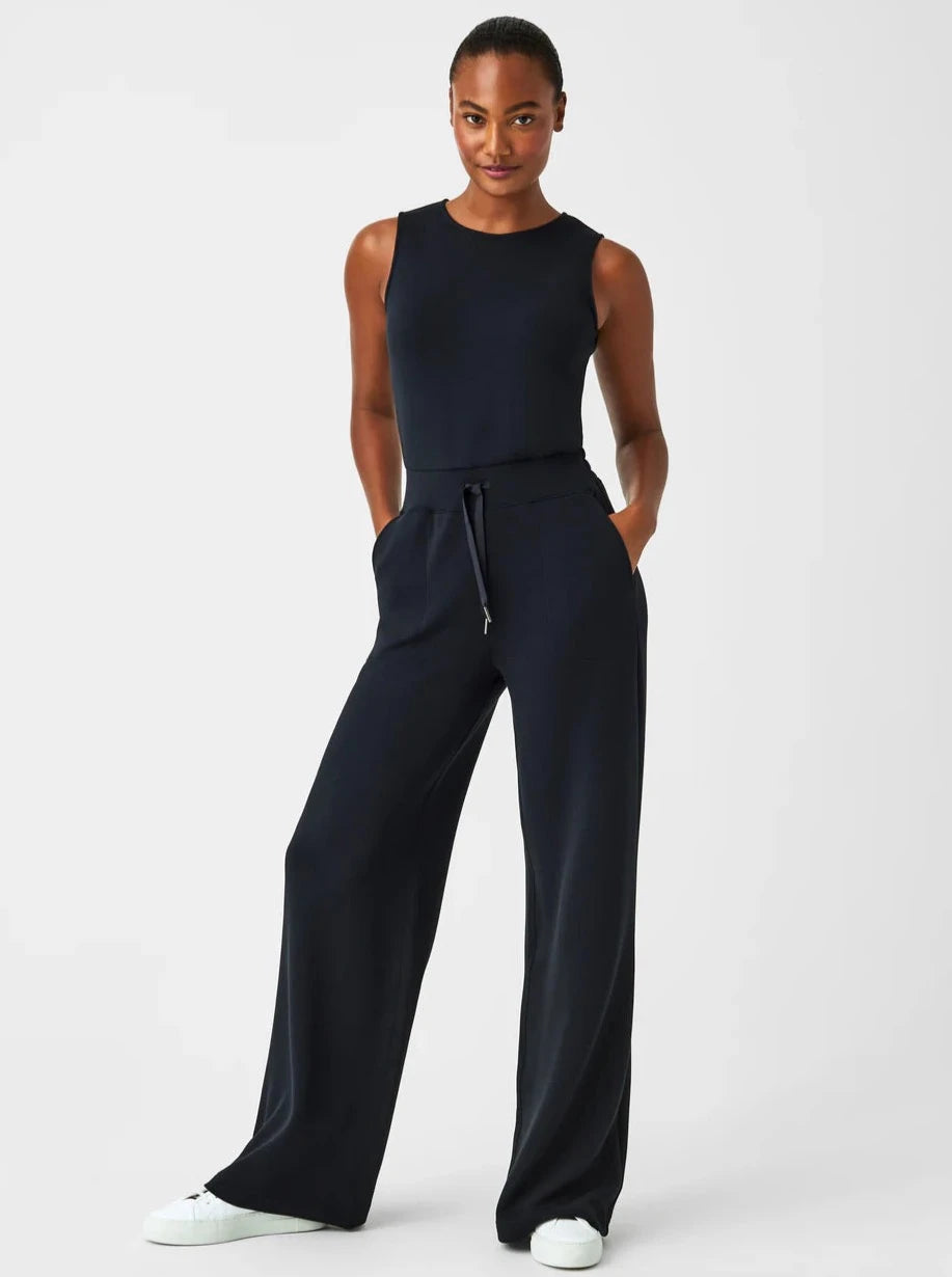 AirEssentials Sleeveless Jumpsuit - Very Black